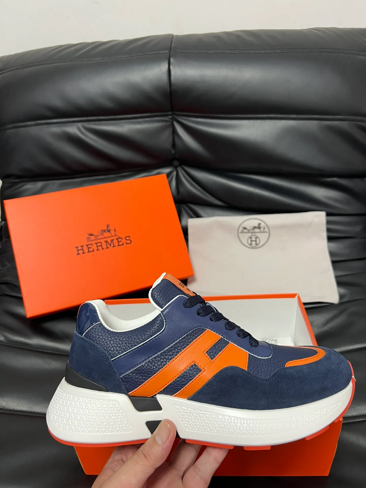 [HERMES] Hermès men's shoes 💰520💰 - High-end quality original order - Upper: 🔝 tumbled calfskin, suede calfskin, shoe body sewn with H pattern - Lining: water-dyed cowhide - Outsole: ultra-light T men's shoes 💰U foam rubber; two-color molded outsole - Super high quality control, fine workmanship: highlighted (high-end, luxury, grade) -Size : 39-44 (38, 45 can be customized)